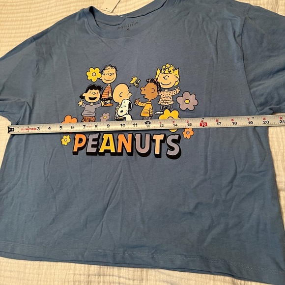 Love Tribe Peanuts Crop Tee - NWT - Size XL - Picture 9 of 9